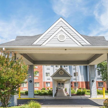 Microtel Inn & Suites By Wyndham Philadelphia Airport Exteriör bild