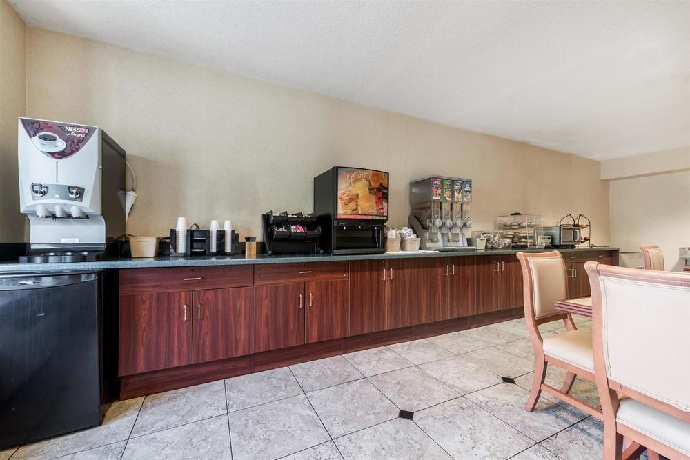 Microtel Inn & Suites By Wyndham Philadelphia Airport Exteriör bild