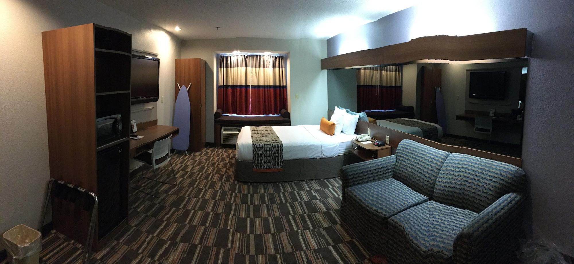 Microtel Inn & Suites By Wyndham Philadelphia Airport Exteriör bild