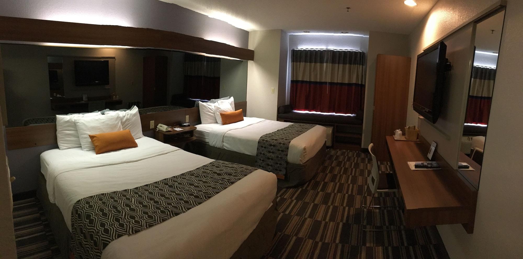 Microtel Inn & Suites By Wyndham Philadelphia Airport Exteriör bild