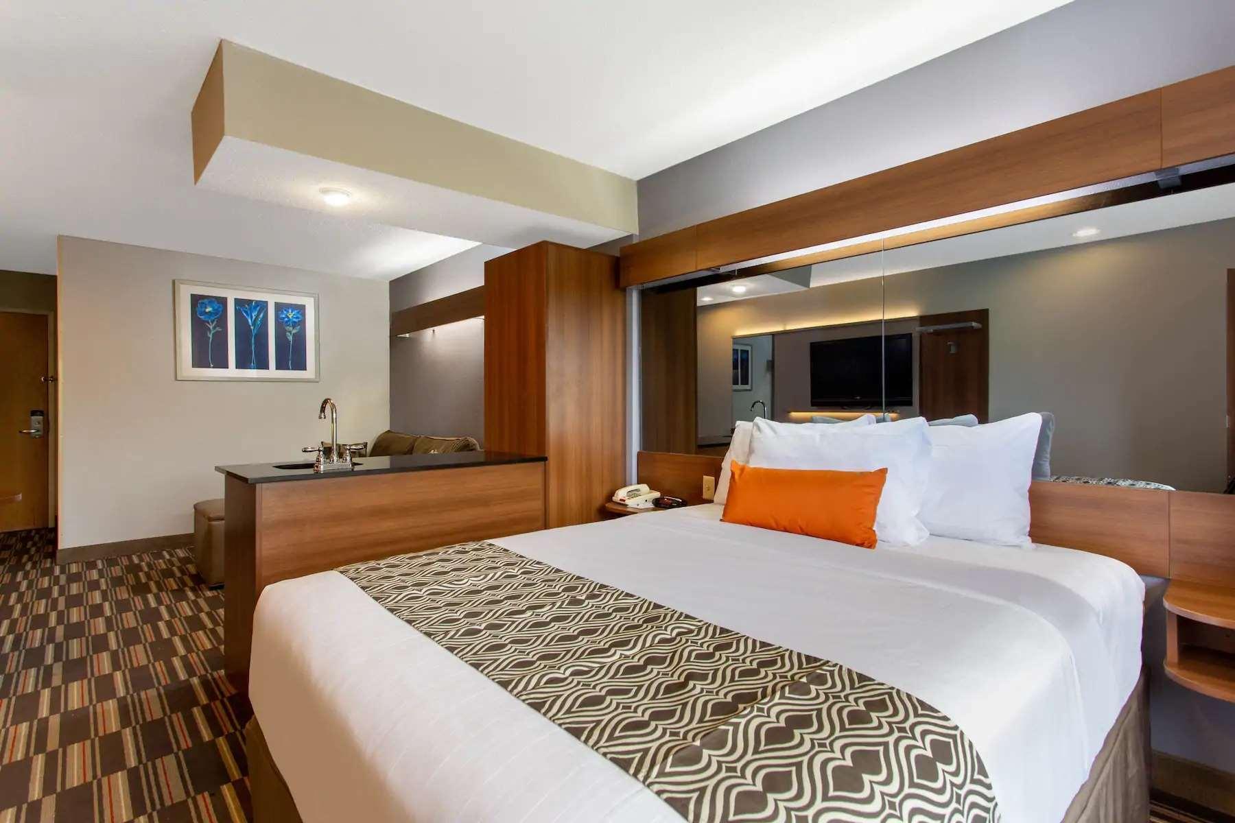 Microtel Inn & Suites By Wyndham Philadelphia Airport Exteriör bild