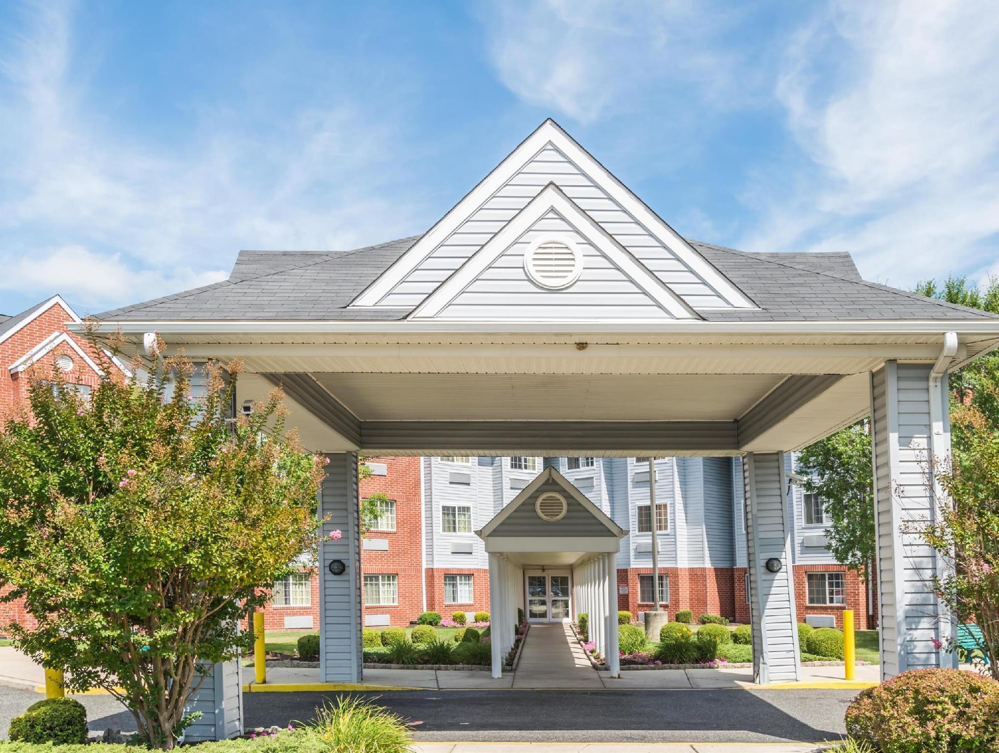 Microtel Inn & Suites By Wyndham Philadelphia Airport Exteriör bild
