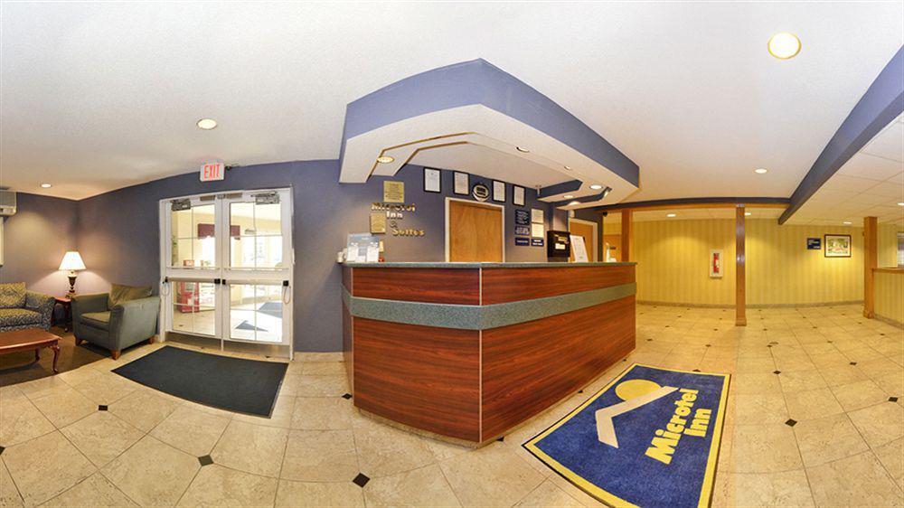 Microtel Inn & Suites By Wyndham Philadelphia Airport Exteriör bild