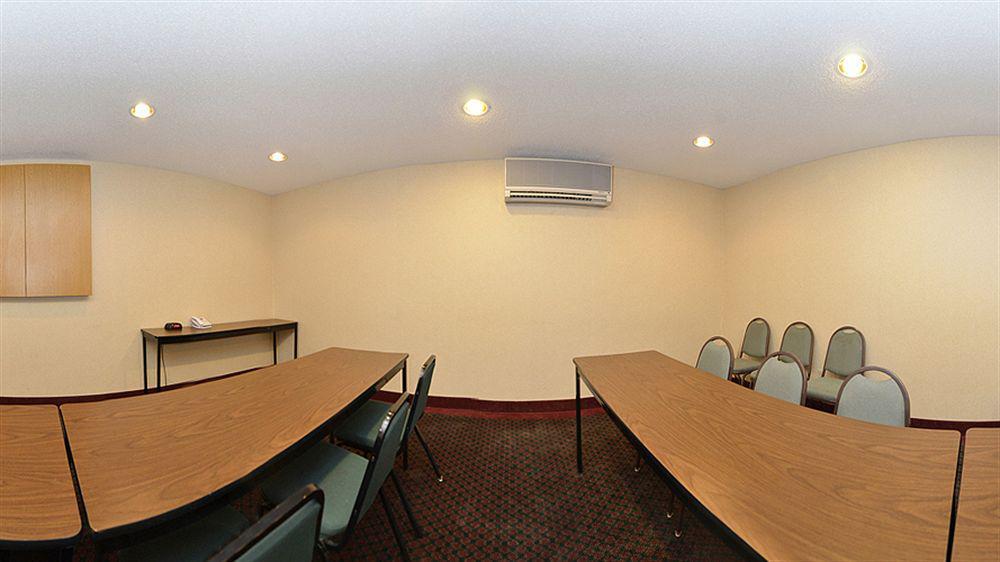 Microtel Inn & Suites By Wyndham Philadelphia Airport Exteriör bild